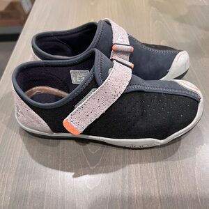 Plae Cam shoes for kids in Ether color size 13